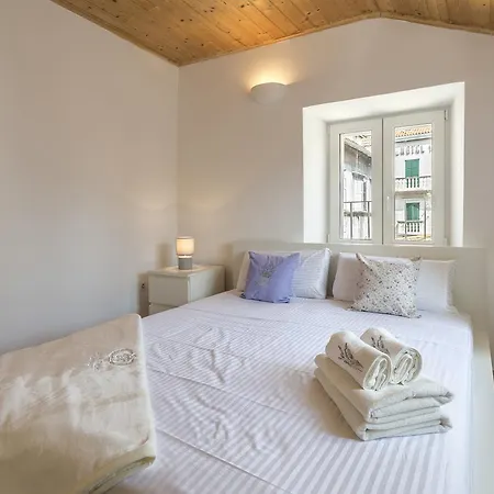 Bed & Breakfast Palace Luxury Retreat *